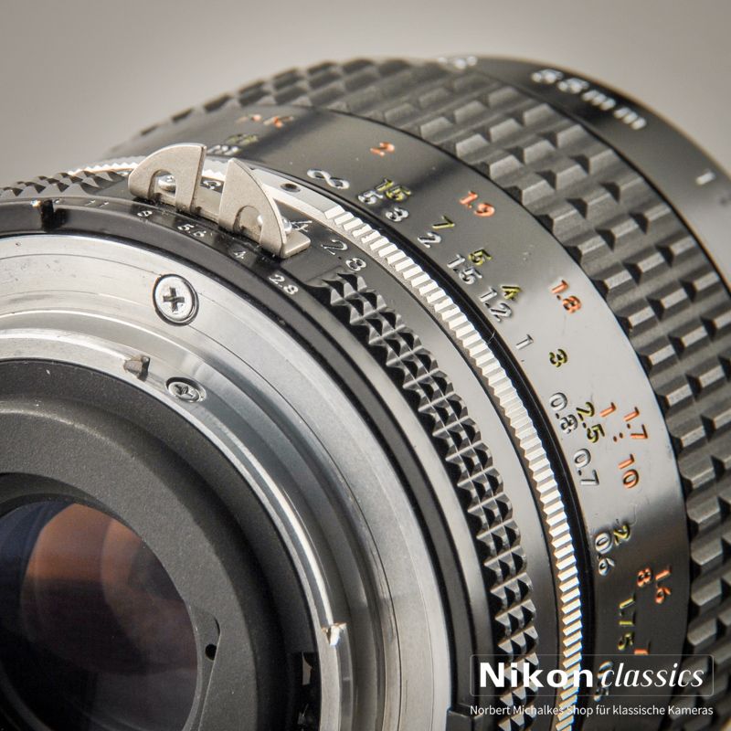 Nikon Micro-Nikkor 55/2,8 AIS (Zustand A/A-)