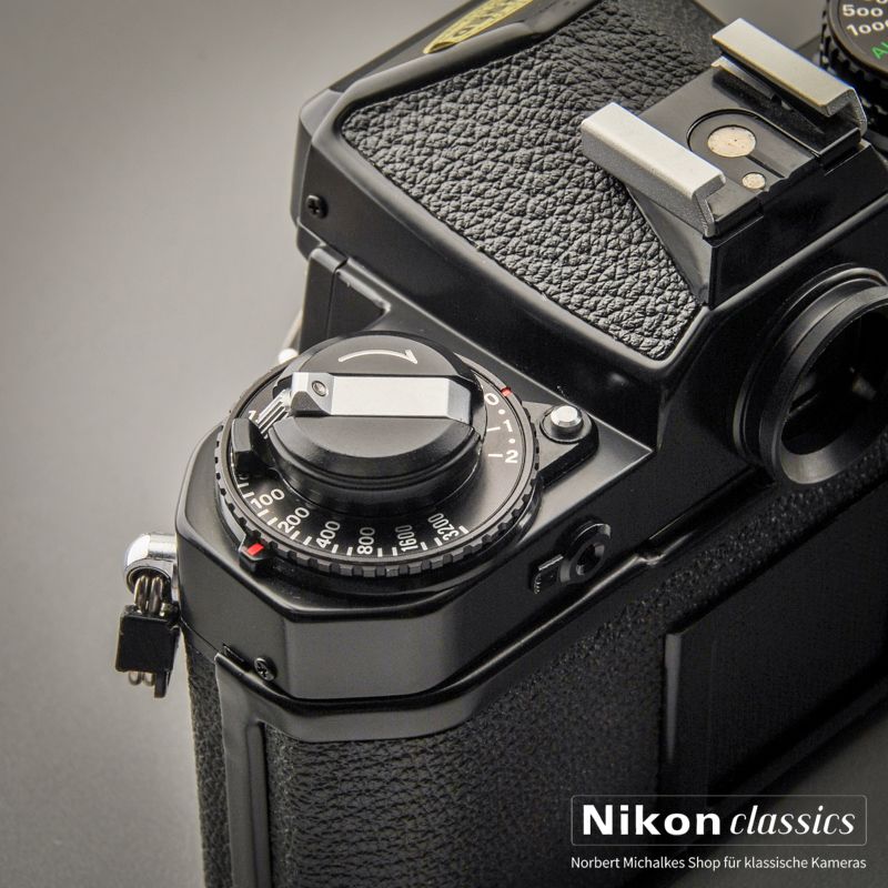 Nikon FE schwarz (Zustand A/A-)