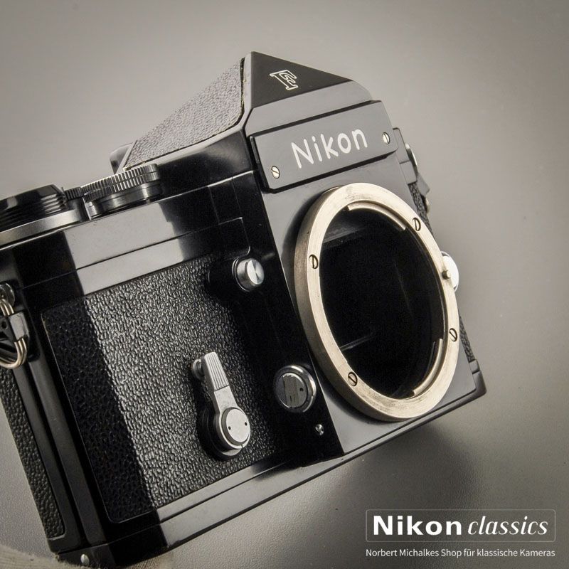 Nikon F "Eyelevel" schwarz mit Prismensucher (Zustand A-/AB)