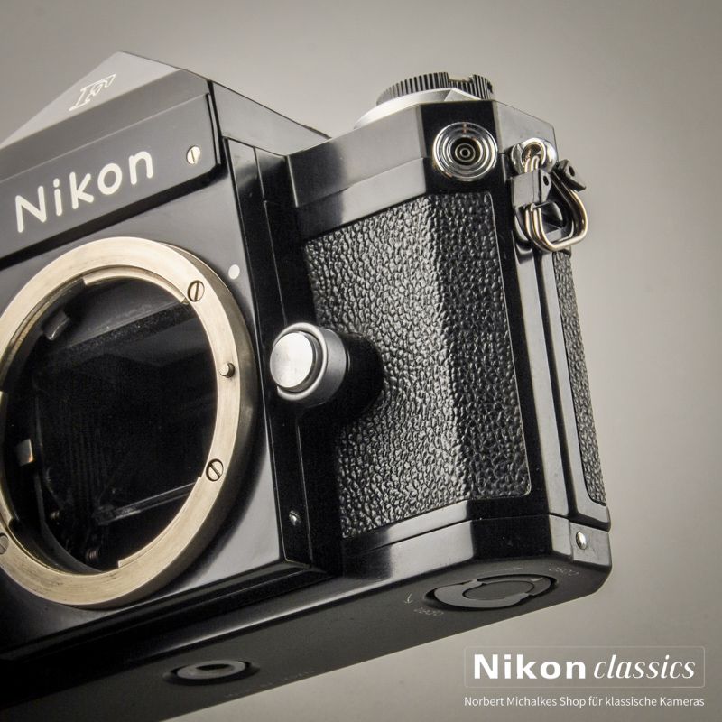 Nikon F "Eyelevel" schwarz mit Prismensucher (Zustand A-/AB)