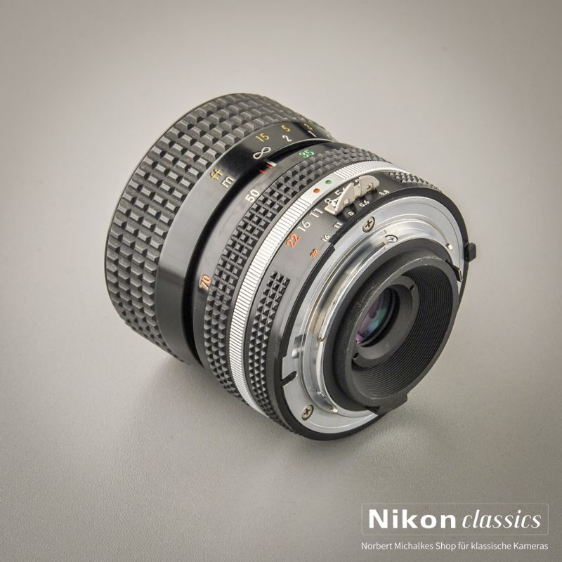 Nikon Zoom-Nikkor 35-70/3,3-4,5 AIS (Zustand A)
