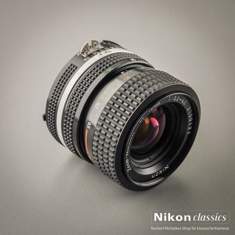 Nikon Zoom-Nikkor 35-70/3,3-4,5 AIS (Zustand A)