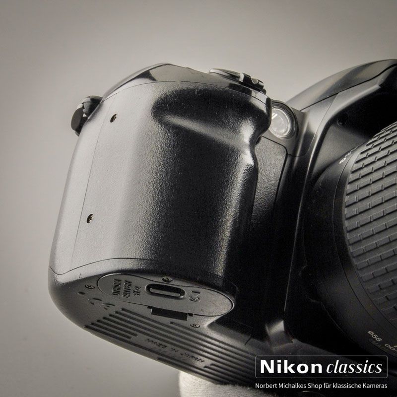 Nikon F60D with Nikkor 28-80/3,3-5,6 G