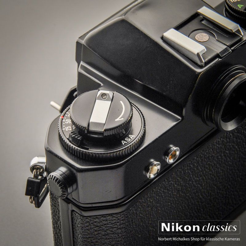 Nikkormat EL schwarz (Zustand A-/AB)