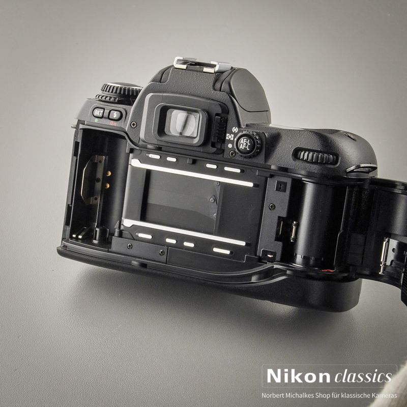 Nikon F80 (Zustand A)