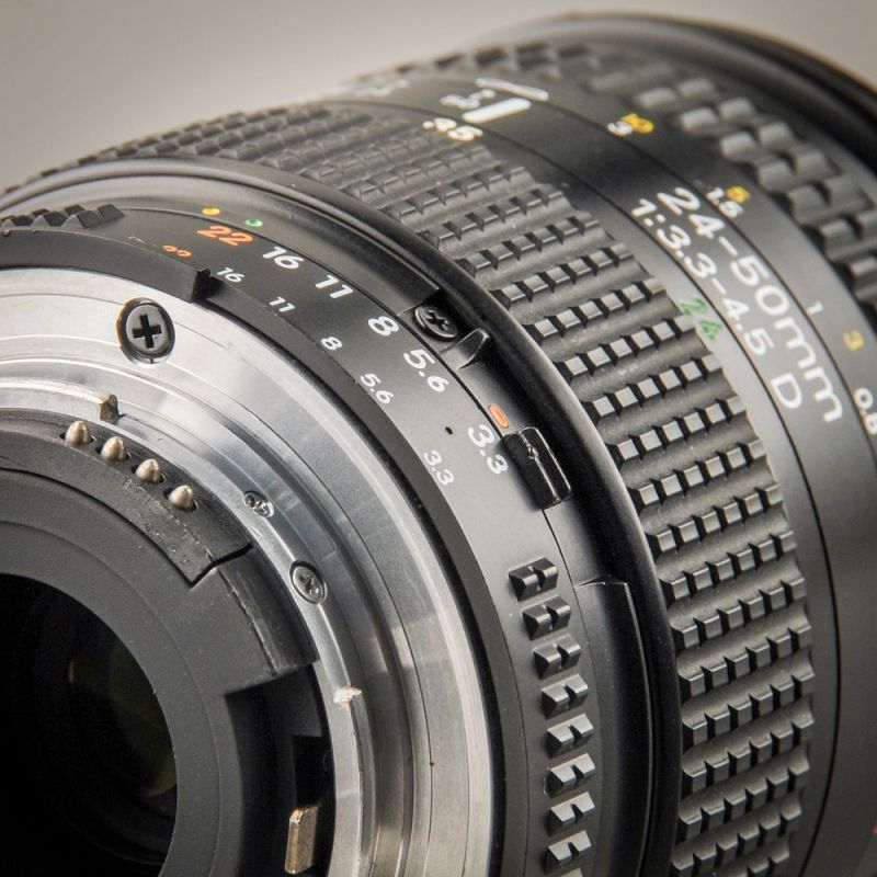 Nikon AF-D Zoom-Nikkor 24-50/3,3-4,5 (Zustand A)