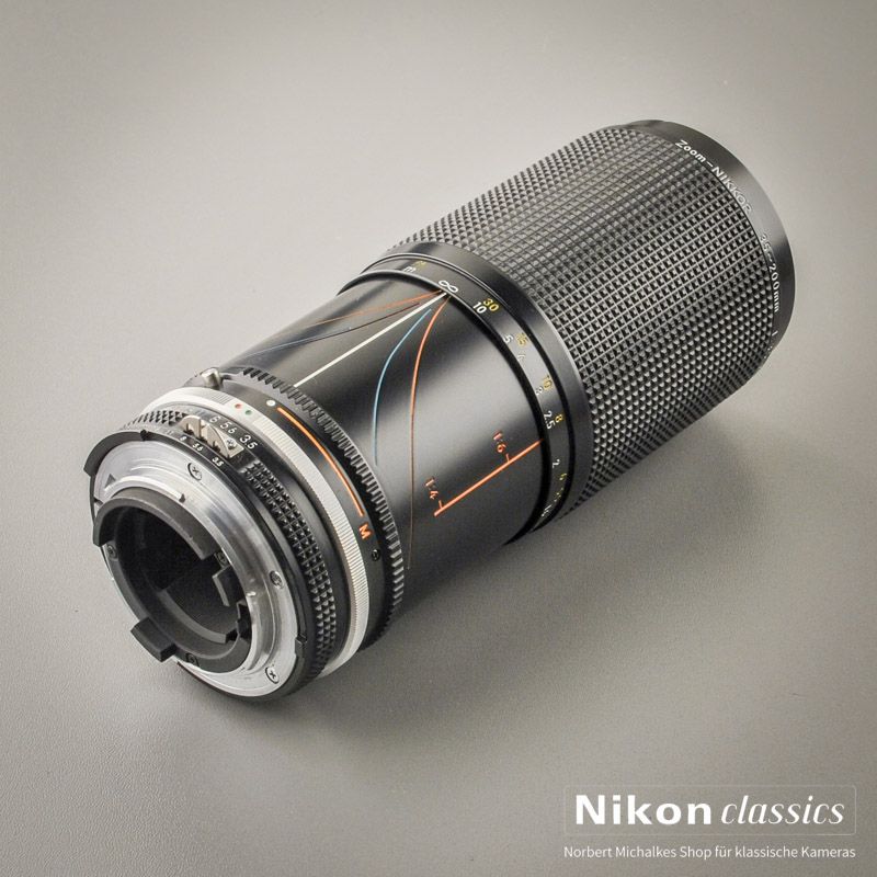 Nikon Zoom-Nikkor 35-200/3,5-4,5 AIS Macro (Zustand A/A-)