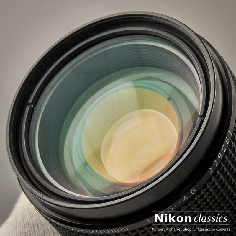 Nikon Zoom-Nikkor 35-200/3,5-4,5 AIS Macro (Zustand A/A-)