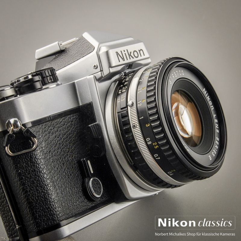 Nikon FE mit Nikon 50/1,8 Starter-Set