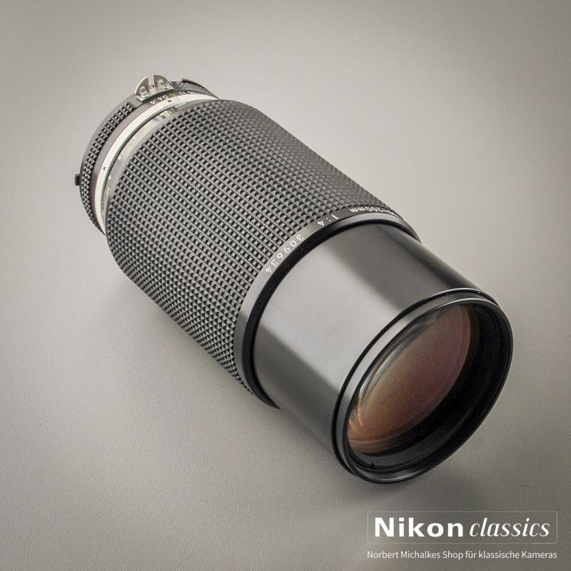Nikon Zoom-Nikkor 80-200/4 AIS (Condition A)