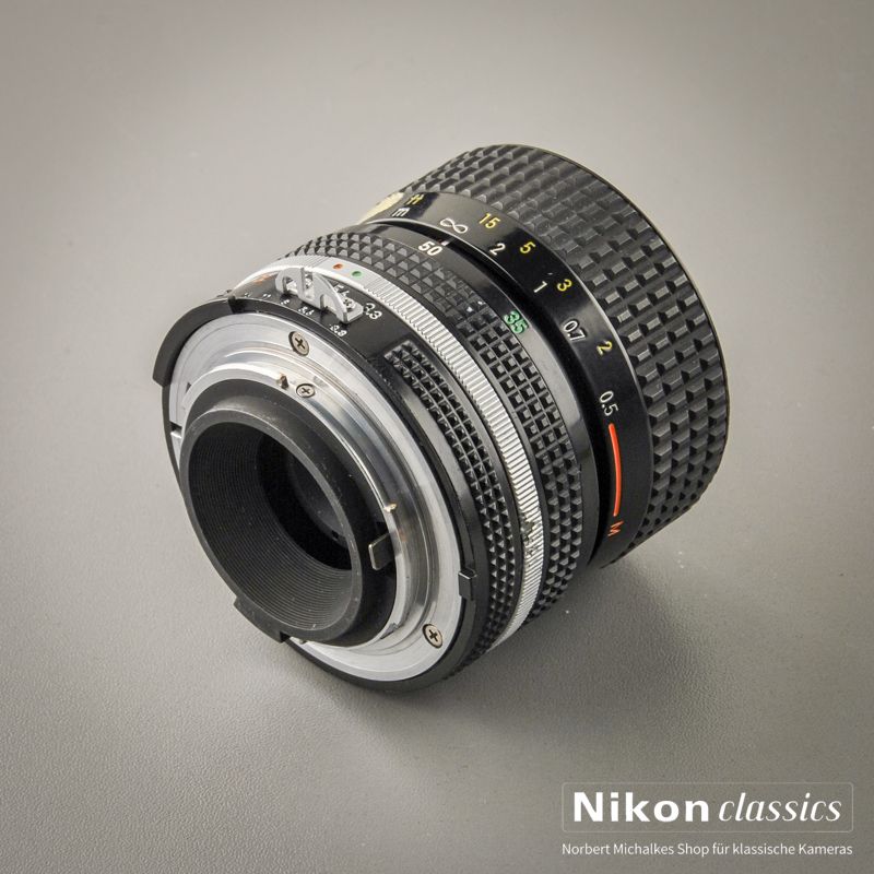 Nikon Zoom-Nikkor 35-70/3,3-4,5 AIS (Zustand A-)