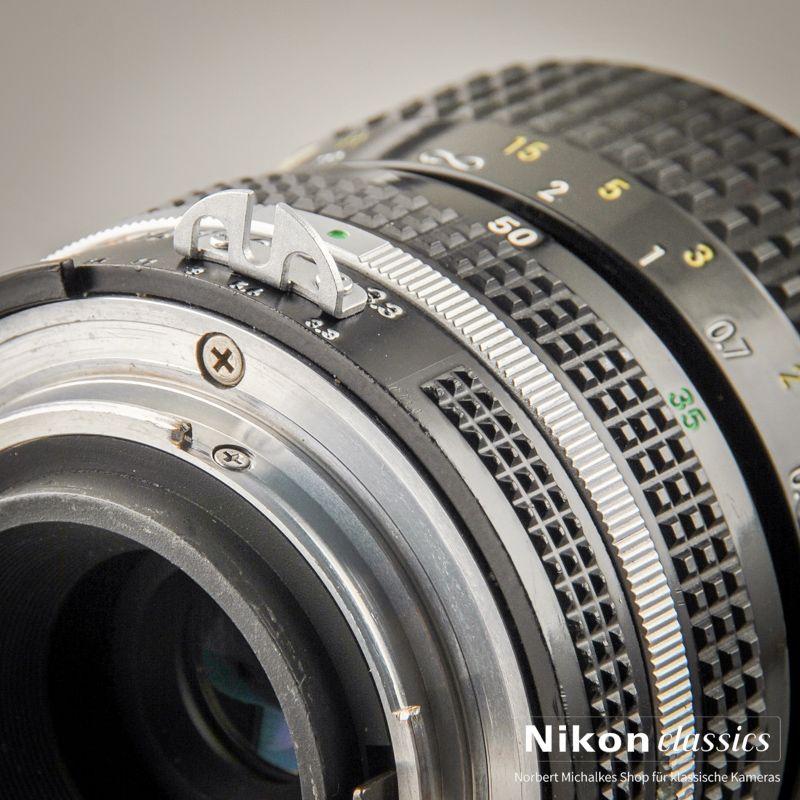 Nikon Zoom-Nikkor 35-70/3,3-4,5 AIS (Zustand A-)