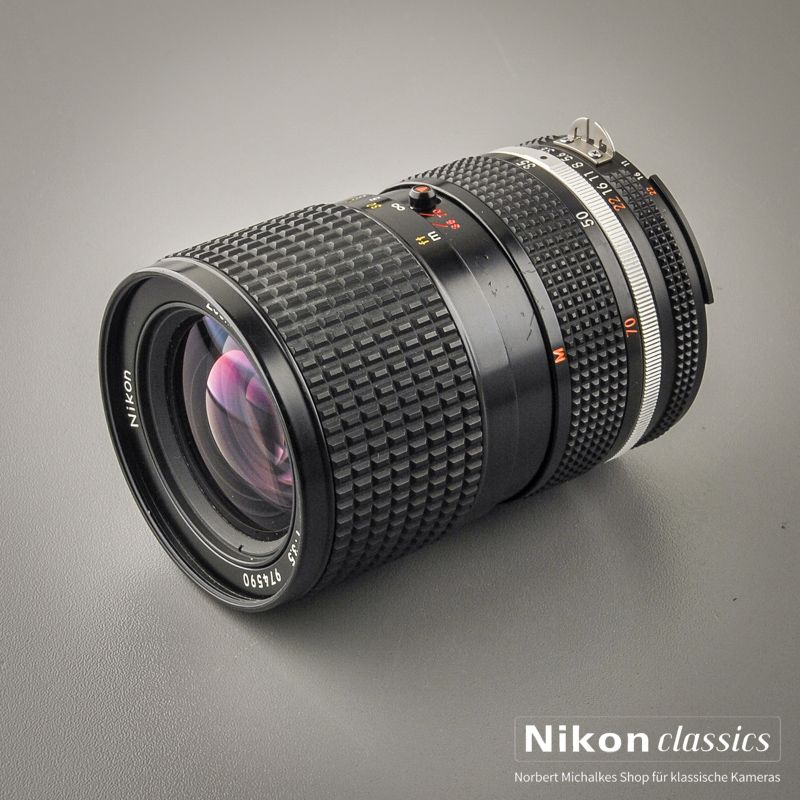 Nikon Zoom-Nikkor 35-70/3,5 AIS (Condition A/A-)