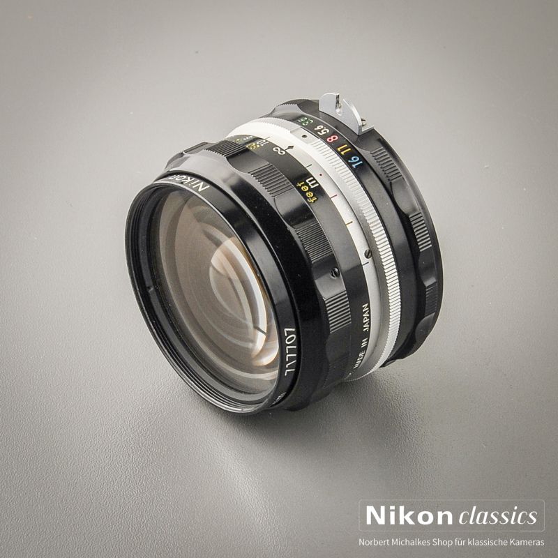 Nikon Nikkor-H Auto 28/3,5 nonAI "Berg-und-Tal" (Zustand A)