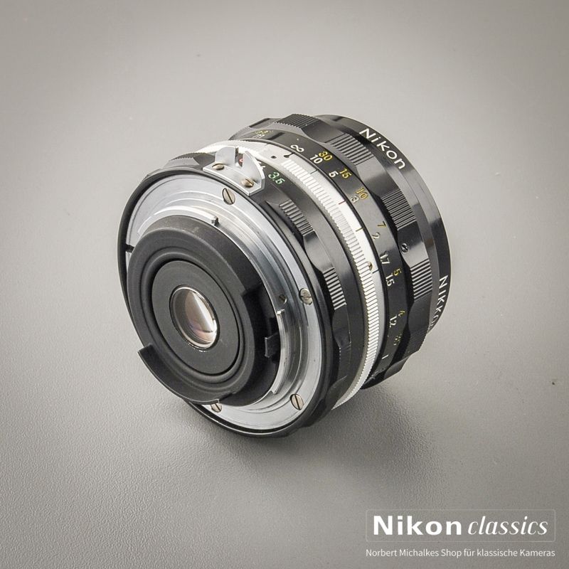 Nikon Nikkor-H Auto 28/3,5 nonAI "Berg-und-Tal" (Zustand A)