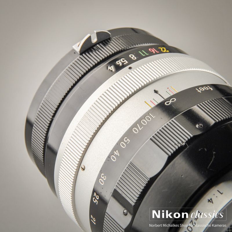 Nikon Nikkor-Q Auto 200/4 nonAI Nippon Kogaku "Berg-und-Tal"  (Zustand A-)