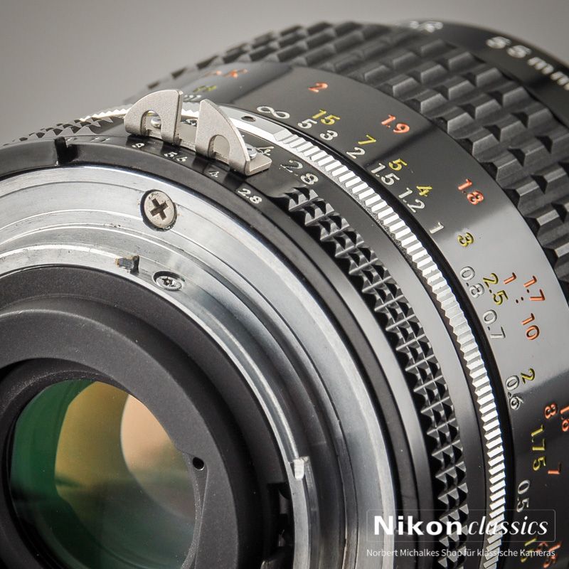 Service: verölte Blende beim Micro-Nikkor 55/2,8 AIS reinigen