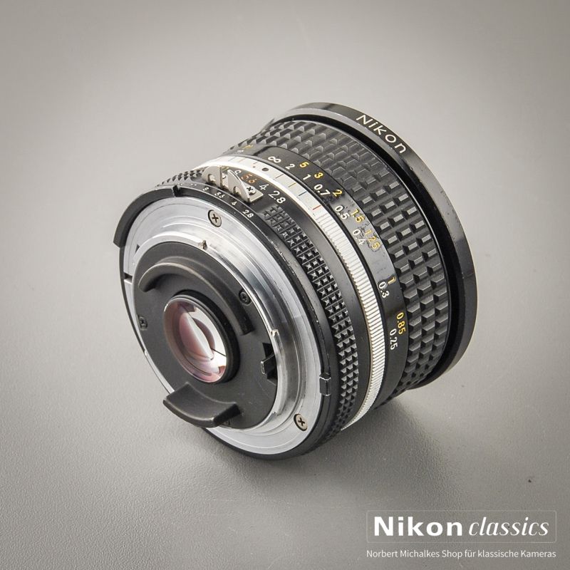 Nikon Nikkor 20/2,8 AIS (Zustand A-/AB)