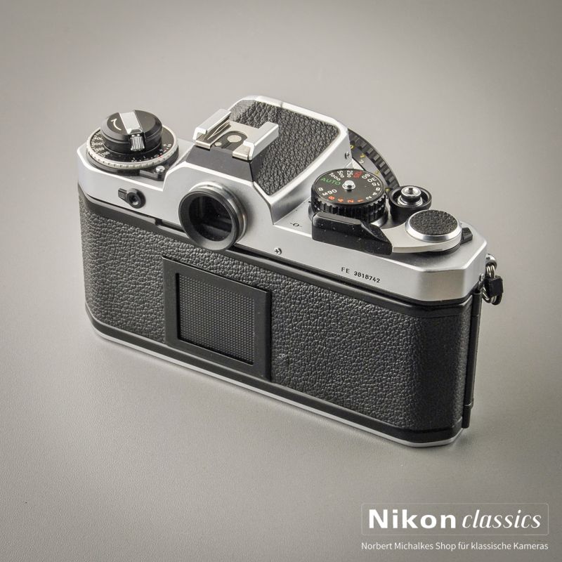 Nikon FE mit Nikon 50/1,8 Starter-Set (Zustand A)
