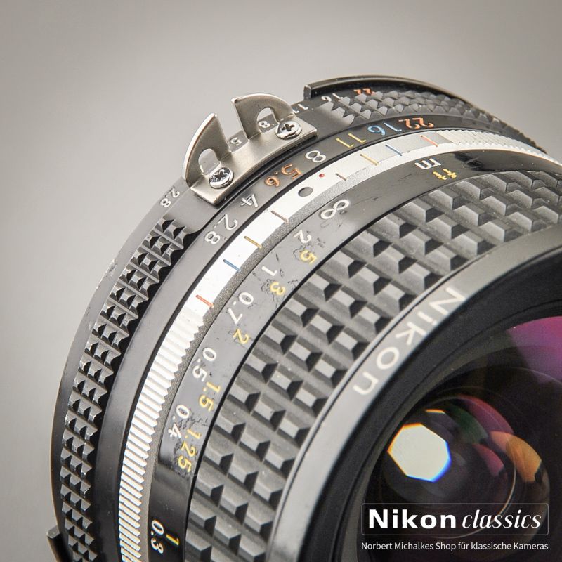Nikon Nikkor 20/2,8 AIS (Zustand A-/AB)