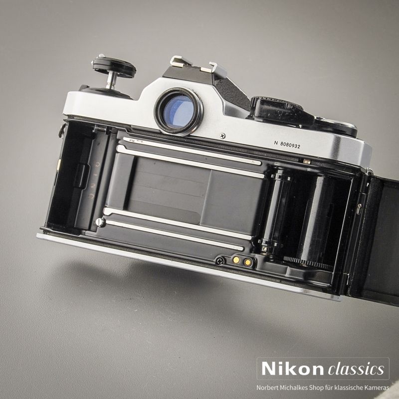 Nikon FM2n with 50/1,8 (Condition A-)