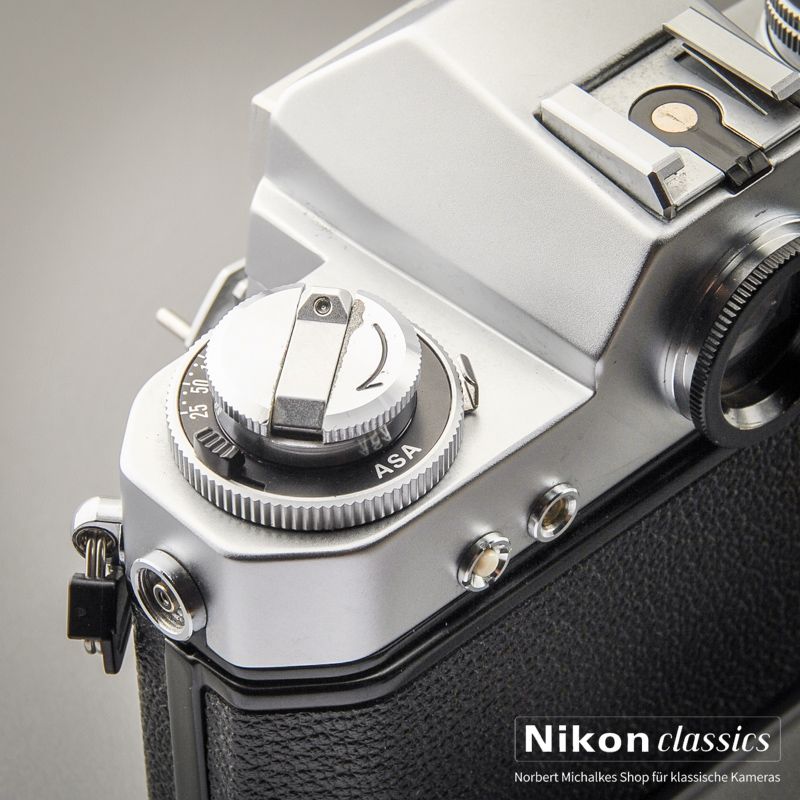 Nikkormat EL (Condition A/A-)