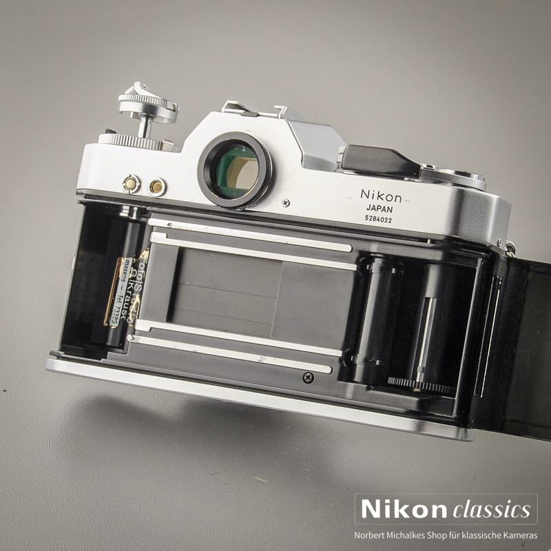 Nikkormat EL (Condition A/A-)